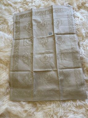 Yves Delorme linen tea towel NWT olive color